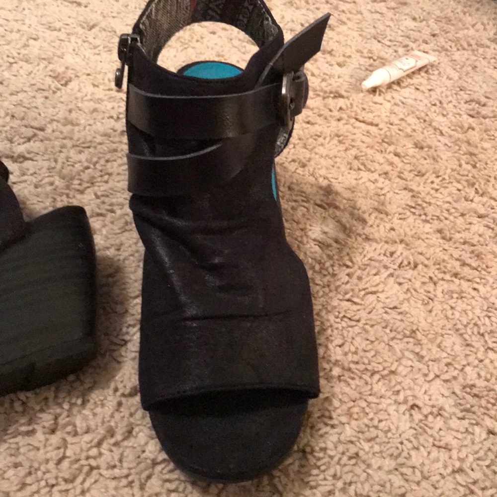 Blowfish wedged sandals